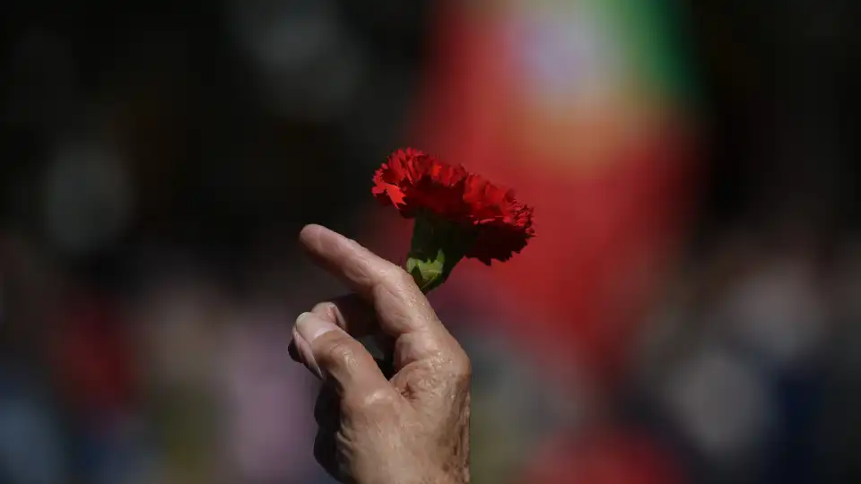 Festival DocLisboa começa hoje evocando a revolução de 25 de Abril de 1974