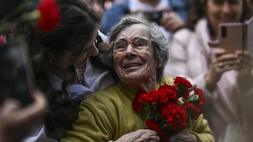 NYT noticia morte de Celeste, a "lenda" que "sempre se sentiu esquecida"