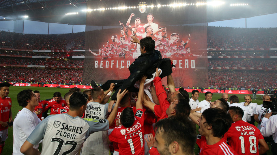 Bom filho à casa torna? Bruno Lage tem assuntos pendentes no Benfica