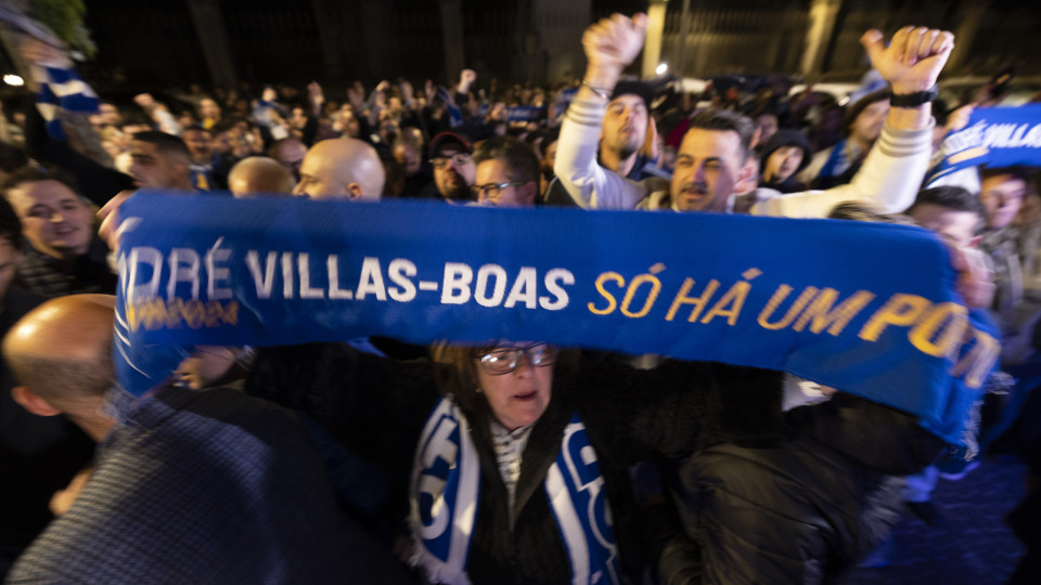 Já se faz a festa na sede de Villas-Boas, eleito novo presidente do Porto