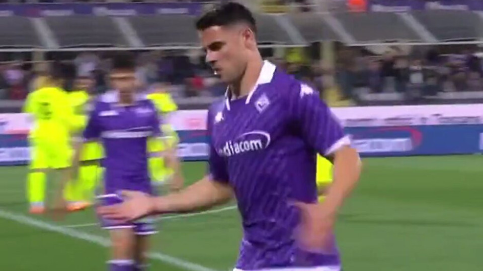 Sottil só sabe marcar golos bonitos. Fiorentina adiantou-se assim