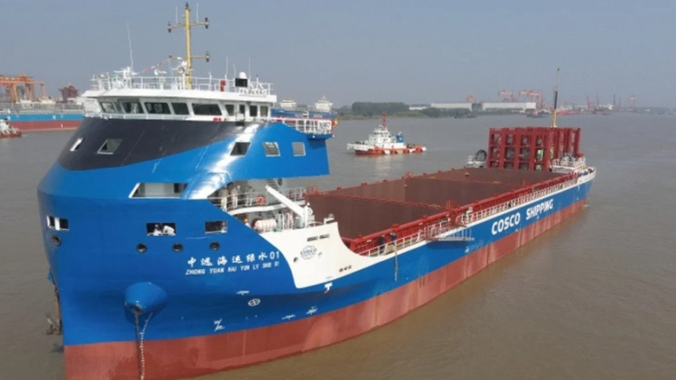 China. Maior navio porta-contentores elétrico vai ligar Xangai e Nanjing