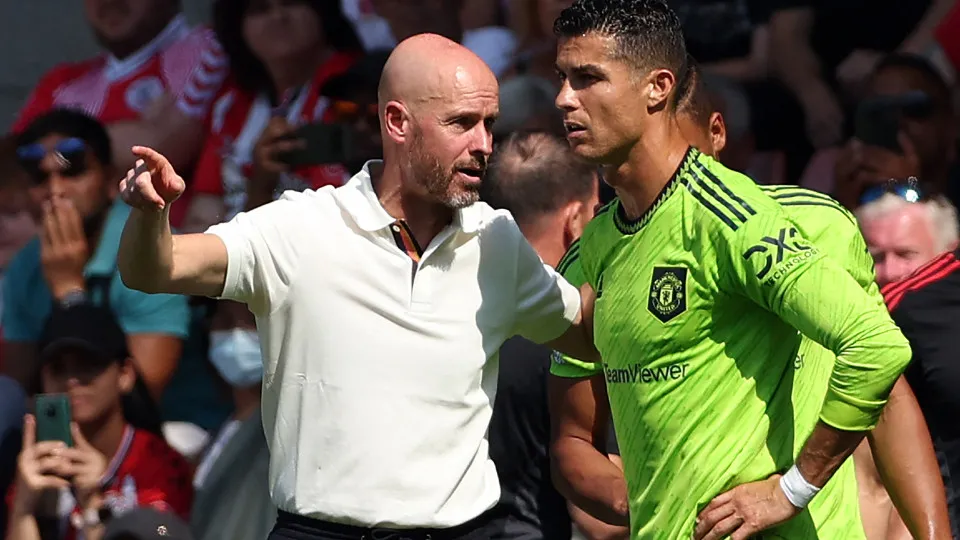 "Ten Hag foi contra Cristiano Ronaldo e perdeu o respeito de todos" 