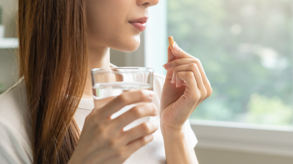 Quatro medicamentos que podem perder o efeito quando consome gengibre