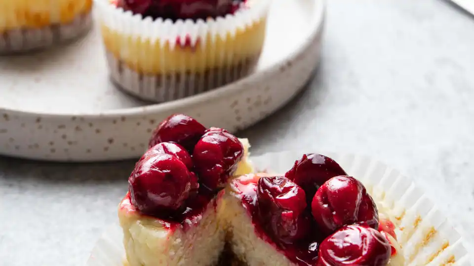 Receita de cheesecake proteico. Faz-se em oito minutos na 'air fryer'