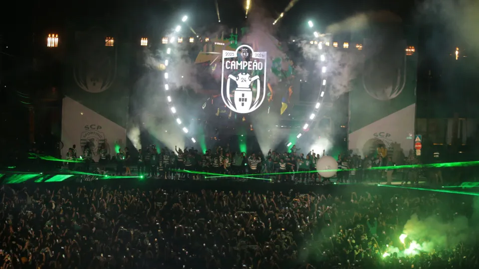 Do Minho ao Marquês. 'Carrossel' de emoções coroou Sporting campeão