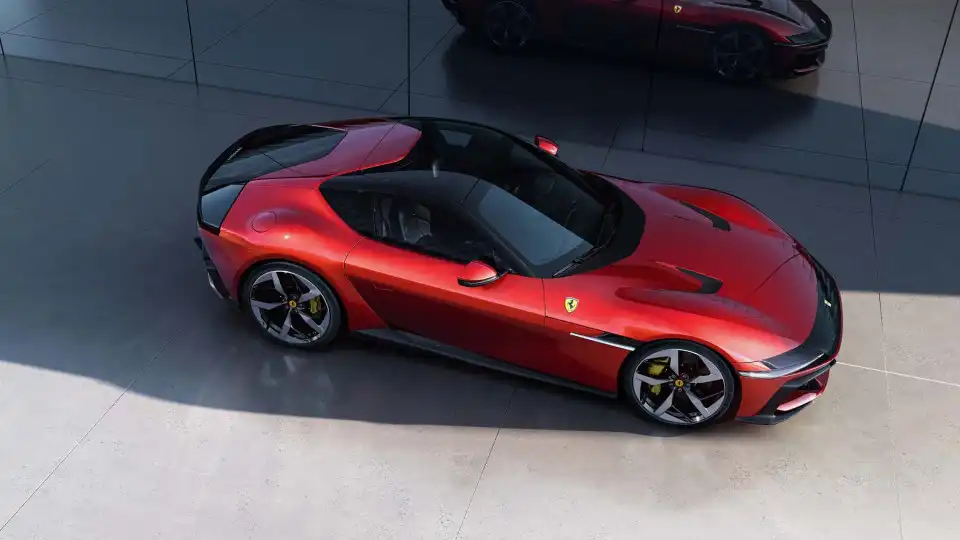 12Cilindri. Ferrari presents new sports car with V12 engine and 830 hp