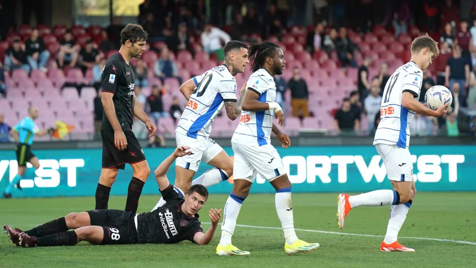 Atalanta vence com reviravolta Salernitana e sobe ao quinto posto