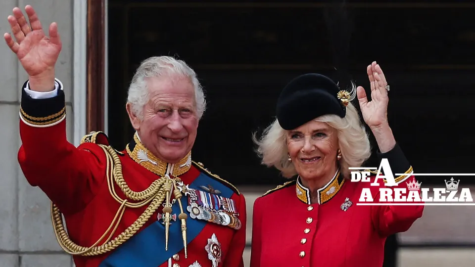 Porque é que Carlos III celebra o seu aniversário duas vezes por ano?