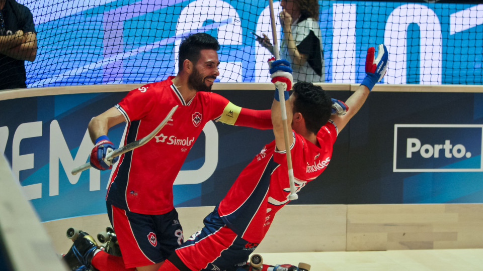 Oliveirense vence Benfica e força 'negra' na chegada à final 