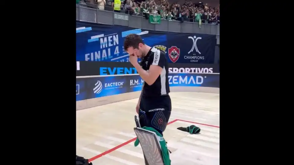 Ângelo Girão bursts into tears after Sporting wins the Champions League of hockey