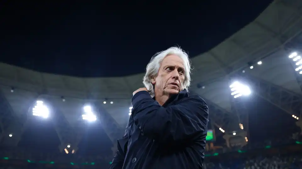 E vão seis. Jorge Jesus volta a arrecadar prémio na Arábia Saudita