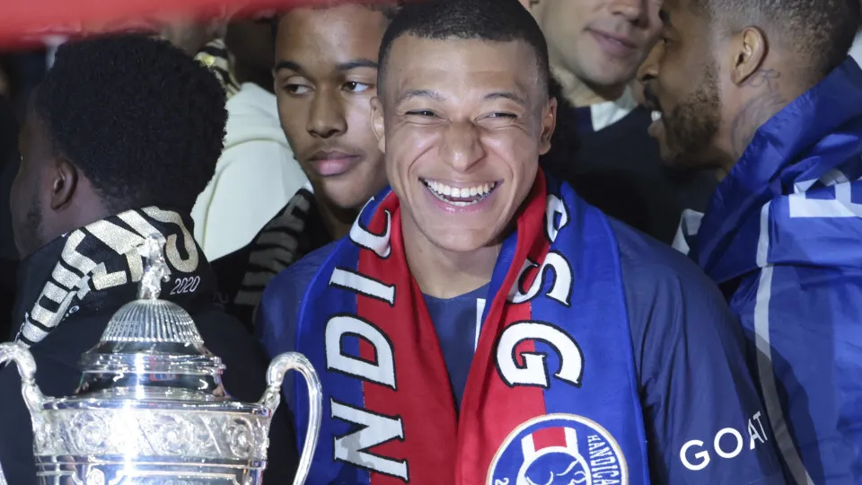 Franceses revelam "forte discussão" entre Mbappé e dono do PSG