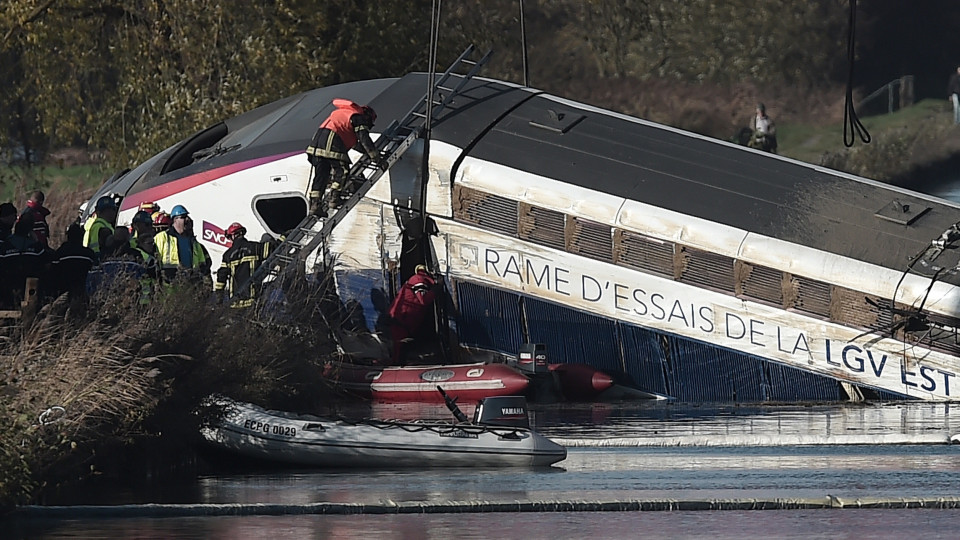 Acidente de TGV em França. Tribunal multa empresa em 400 mil euros 