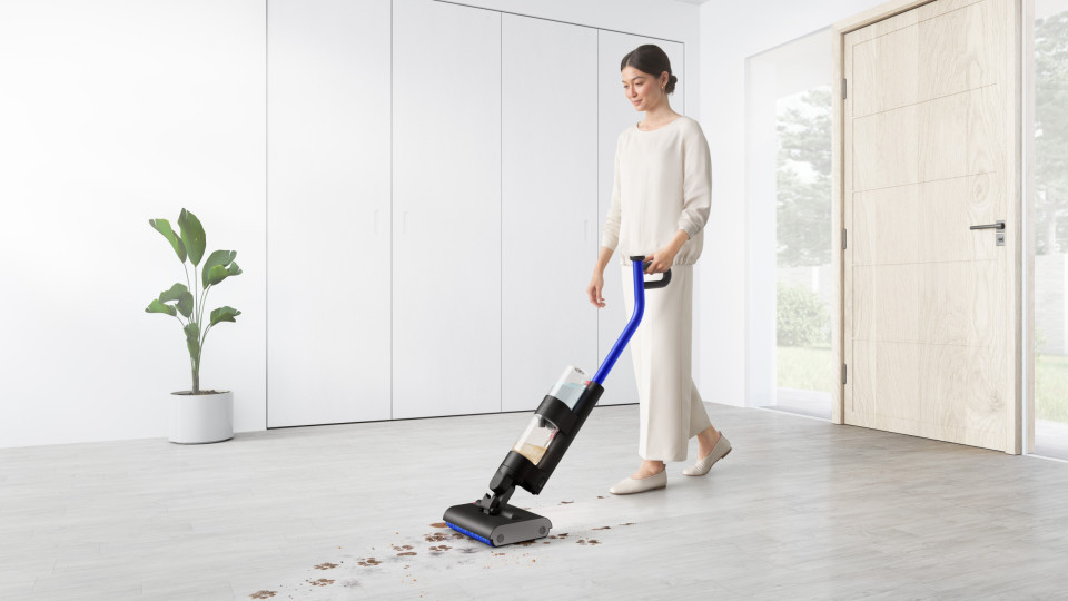 After vacuum cleaners, Dyson has a new "mop"