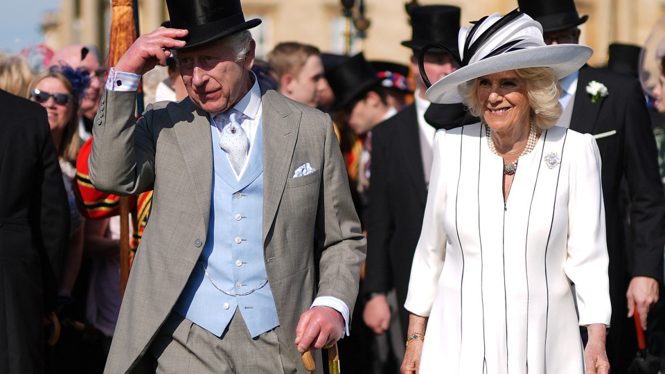 Rei Carlos III e rainha Camilla com viagem marcada para França