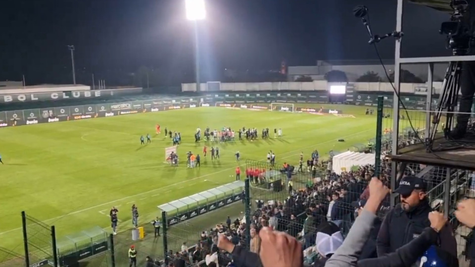 "Shame" and insults for Schmidt. Here is the revolt of Benfica supporters