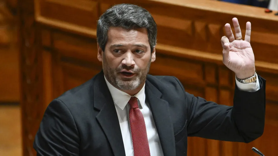 André Ventura ; Debate ; Parlamento ; Chega