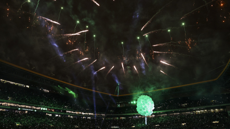 Do balão de ar quente, ao fogo de artifício. A festa 'rija' do Sporting