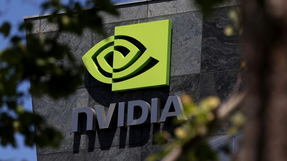 Nvidia supera expectativas, embora o seu crescimento abrande