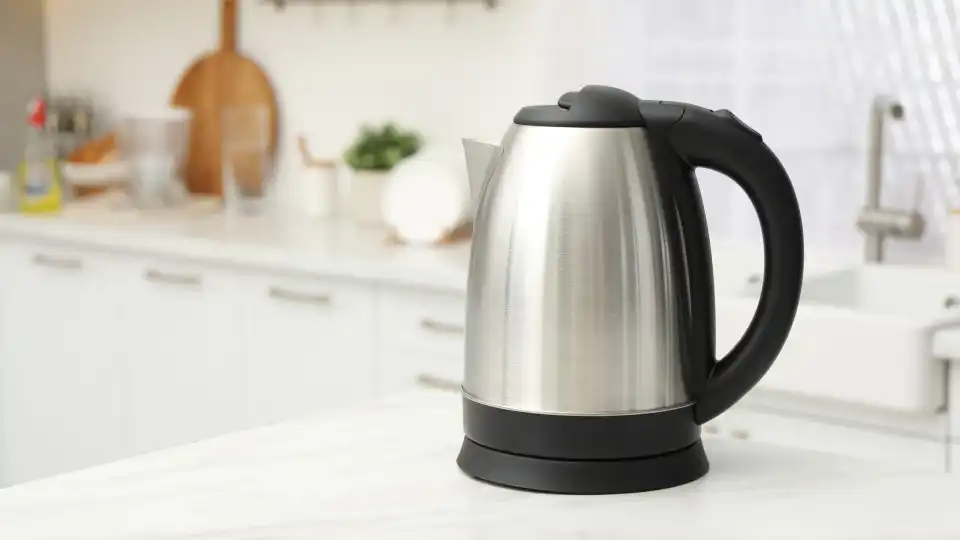 How to Clean a Coffee Maker in Just Five Minutes (and Without Any Effort)