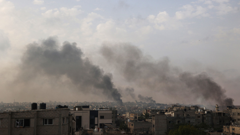 Forças israelitas em combates no corredor entre Rafah e o Egito