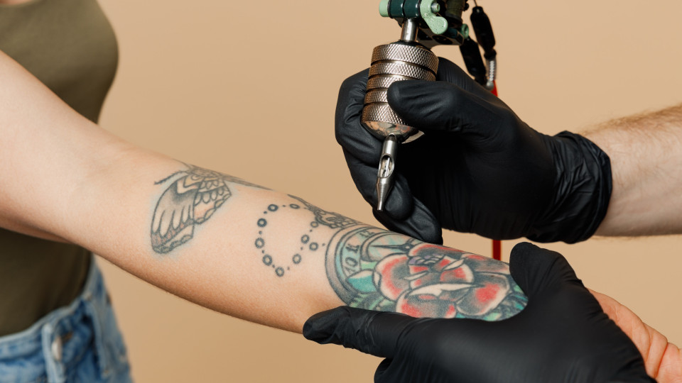 Descoberta alarmante. Tatuagens podem ser um fator de risco para cancro