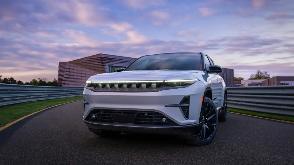 Jeep apresenta o novo Wagoneer S. SUV elétrico tem 600 cv de potência