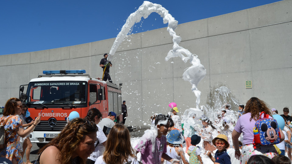 Party, entertainment and foam at the ULS of Braga for World Children's Day