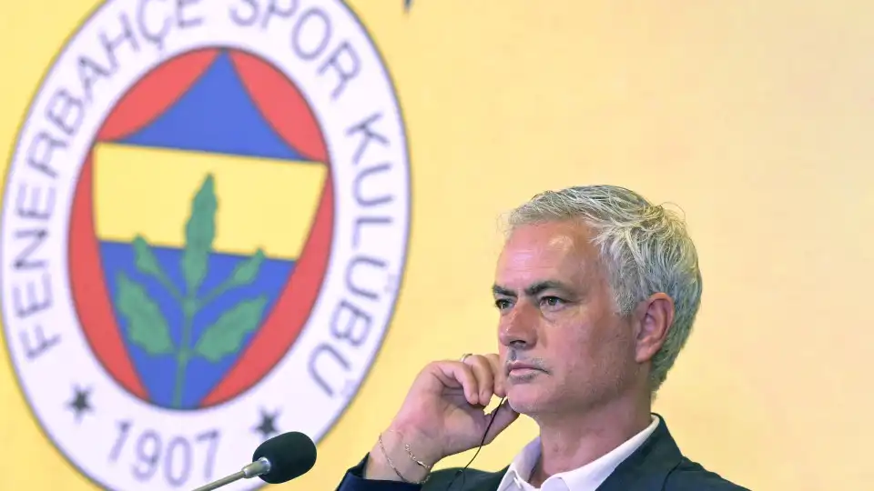 Depois de Mourinho, Fenerbahce quer dois 'pesos pesados' do Barcelona