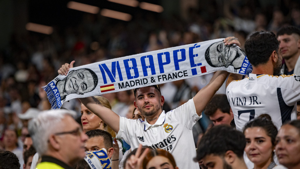 Real Madrid vai apresentar Mbappé 'à Cristiano Ronaldo' (e já há data)