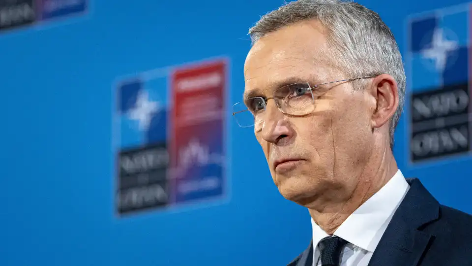 "A liberdade é mais importante do que o comércio livre", diz Stoltenberg