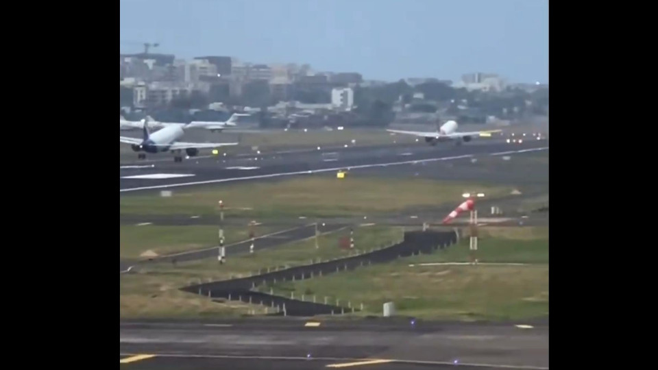 Vídeo mostra avião a aterrar junto a outro que descolava em Mumbai