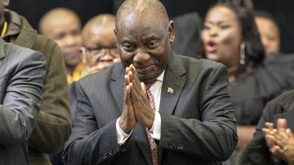 África do Sul. Ramaphosa empossado na quarta-feira para 2.º mandato