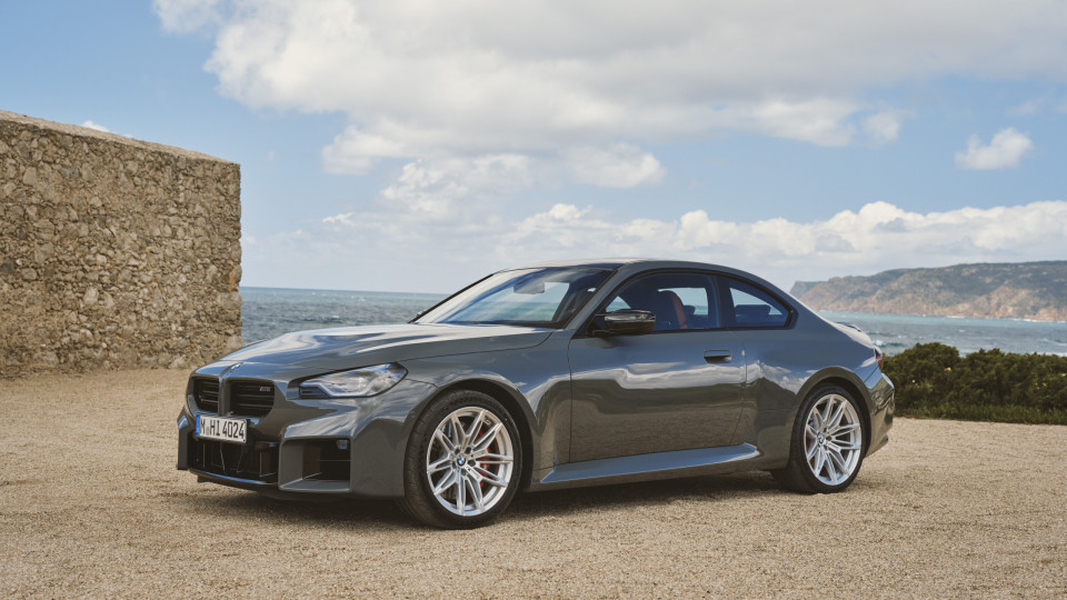 BMW apresenta o renovado M2 e já há preços para Portugal
