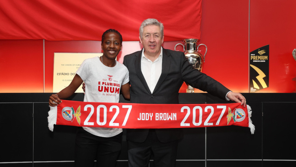Oficial: Jody Brown reforça equipa feminina do Benfica até 2027