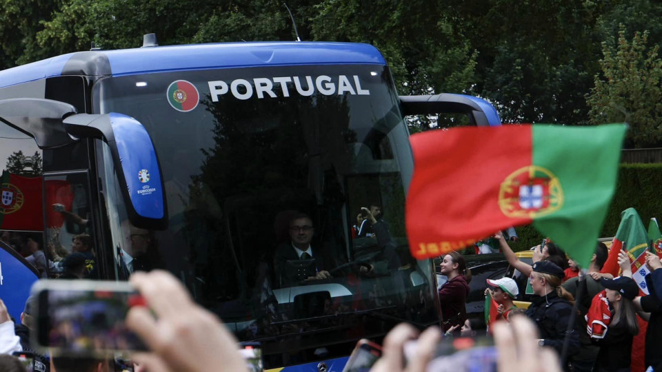 Apoteose portuguesa. As imagens da chegada da seleção a Dortmund