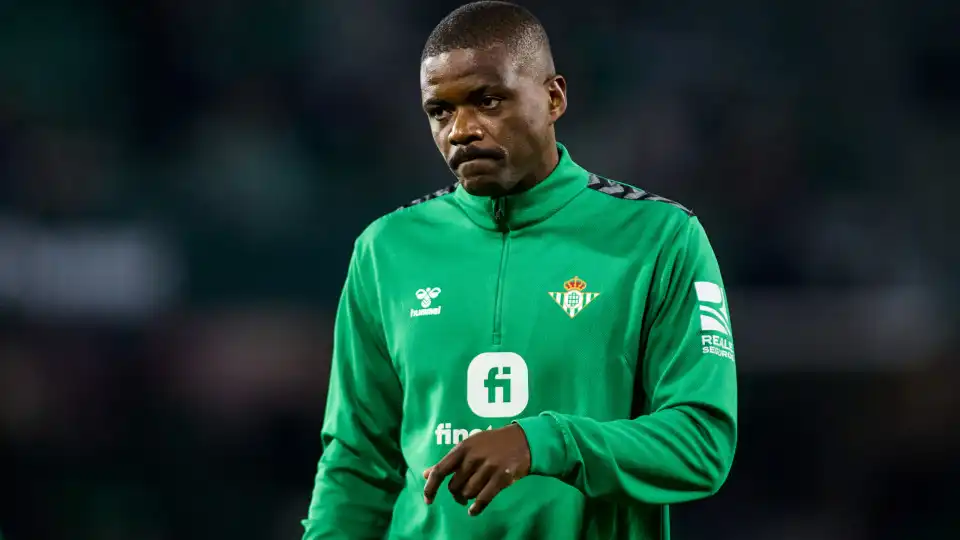 William Carvalho já foi operado. Segue-se longa recuperação