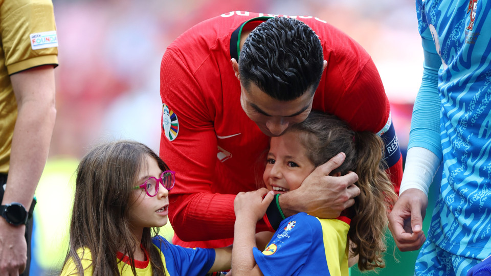 Cristiano Ronaldo à conquista do Euro. Gesto com criança já é viral