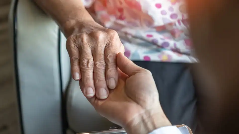 Parkinson. Novo medicamento pode retardar progressão da doença