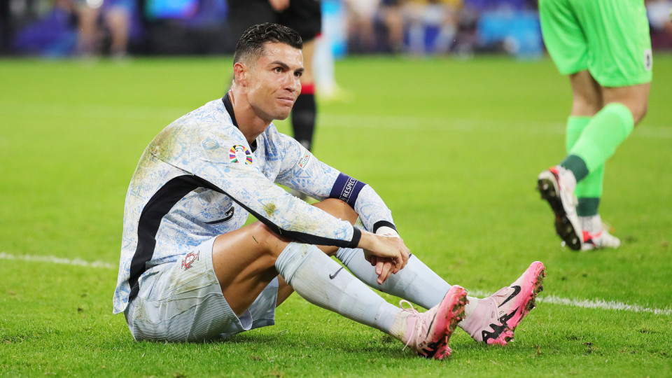 Cristiano Ronaldo quebra silêncio após derrota no Euro: "A preparar..." 