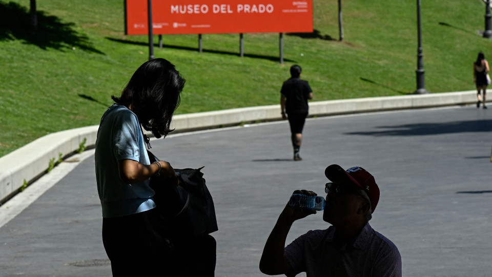 Madrid aconselha turistas a refugiarem-se nos museus nas horas de calor