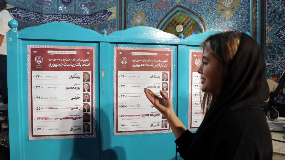 Votação das presidenciais no Irão prolongada novamente, até às 23h59