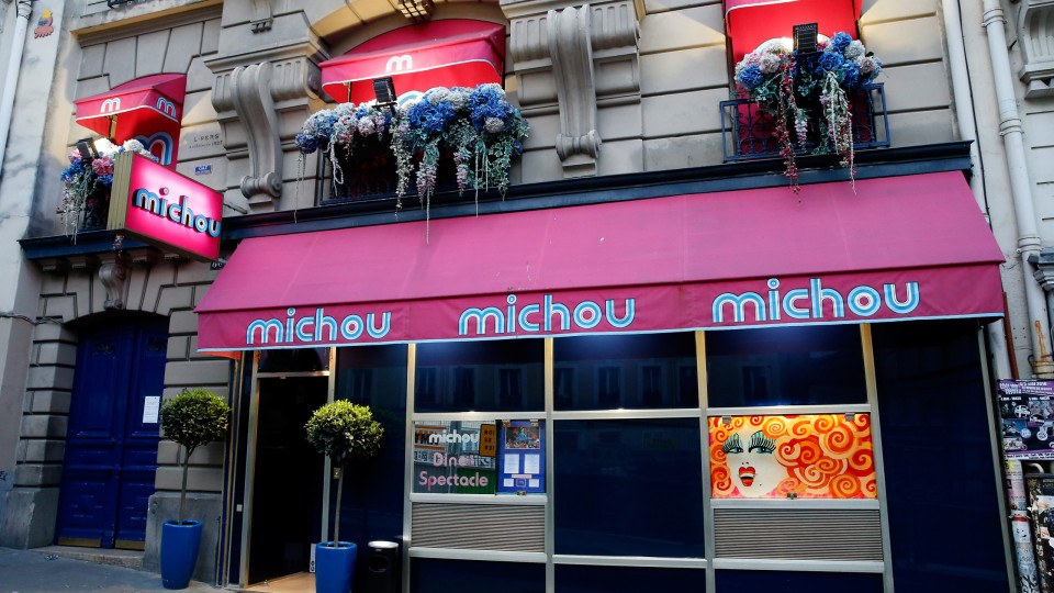 Fechou o Chez Michou, icónico cabaré de drag queens de Paris