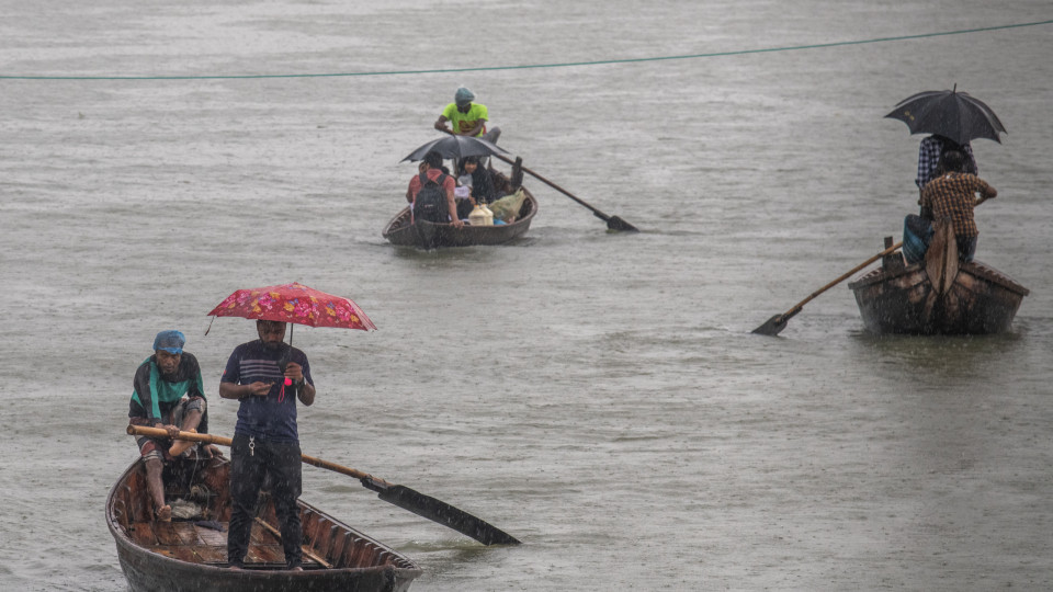 Seis pessoas morrem em inundações na Índia e no Bangladesh
