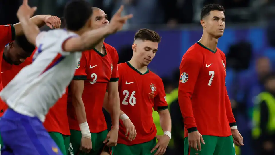 As notas do Portugal-França: Pouco CR7 numa despedida amarga 