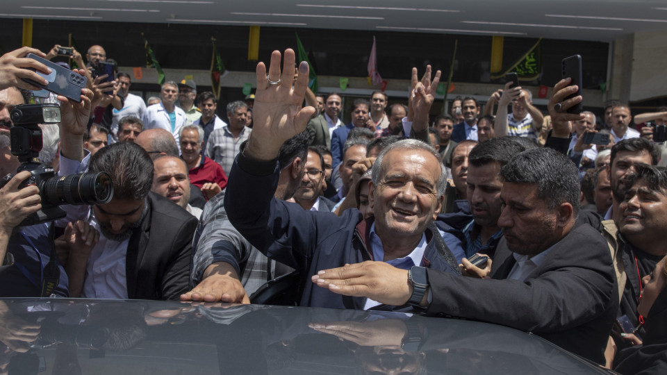 Parlamento iraniano aprova todos os ministros propostos por Pezeshkian