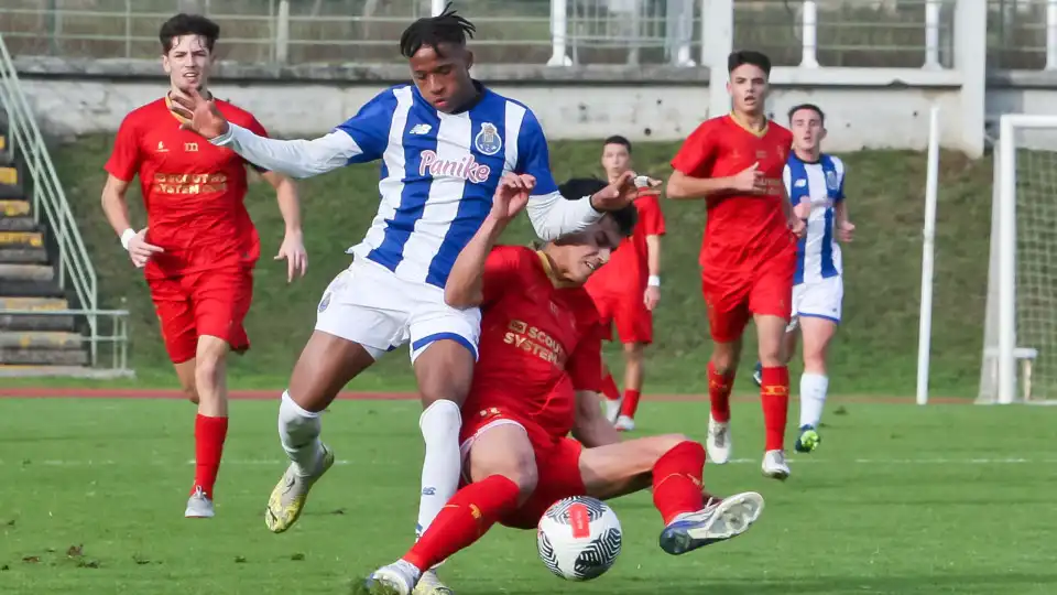 'Desaparecido' do FC Porto, Cardoso Varela comprometeu-se com outro clube