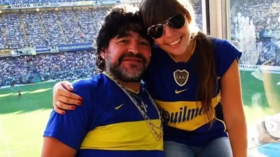 Filha de Maradona procura 'médium' para falar com o pai: "Muito bonito"