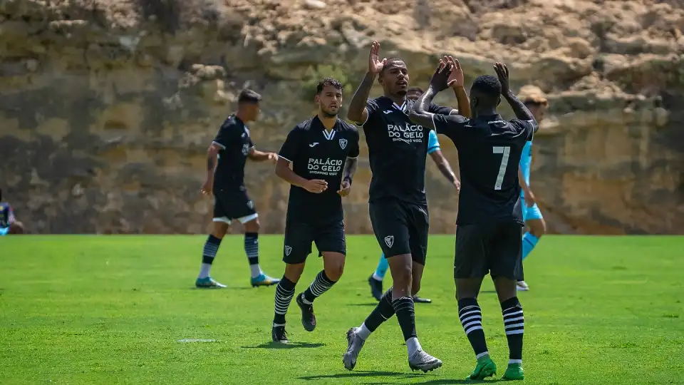 André Clóvis deu a vitória ao Académico de Viseu frente ao Oxford United